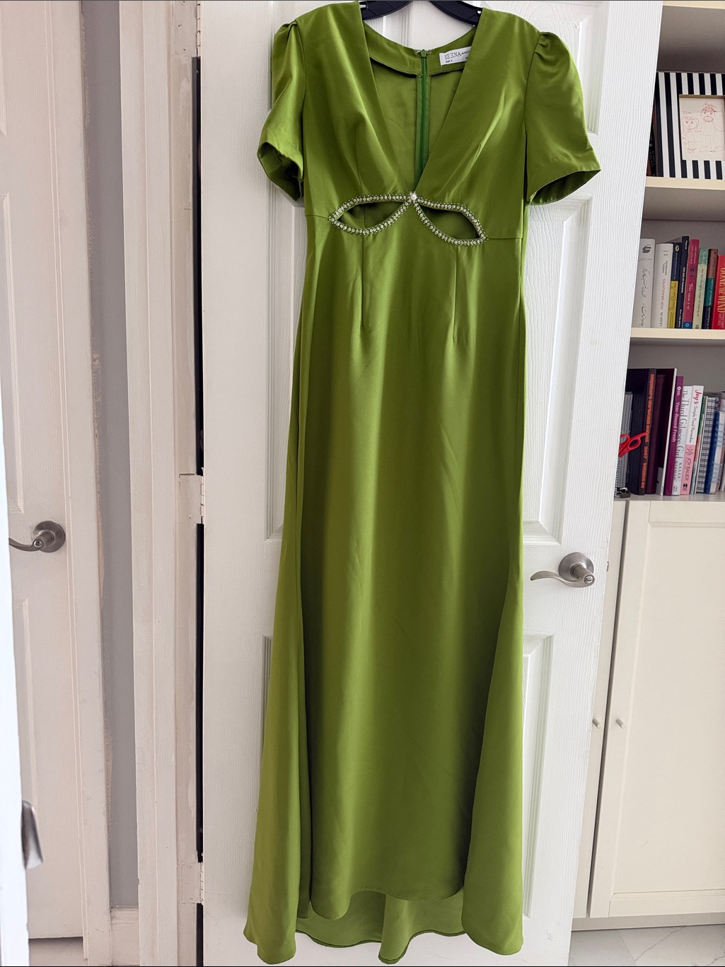 Ieena For Mac Duggal Apple Green Cut Out Puff Sleeve Gown 8 Sequin Rhinestone